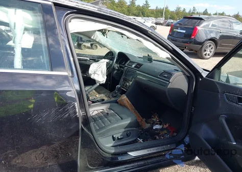 2017 Volkswagen Passat Sel Premium z USA, uszkodzony, nr VIN 1VWCM7A31HC064090